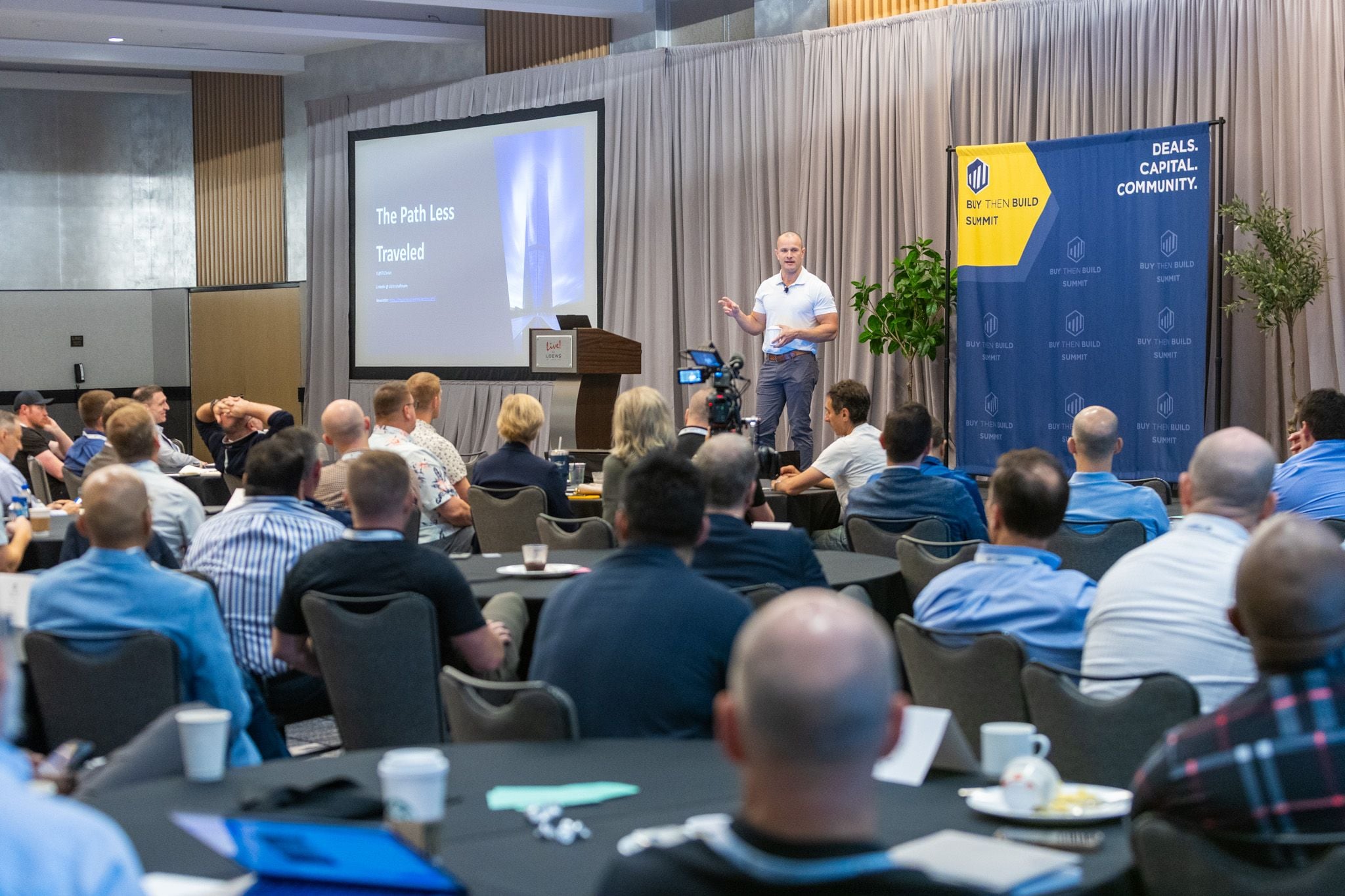 A room of Acquisition Lab members at the summit